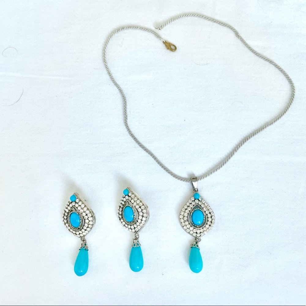 Silver and turquoise jewelry set